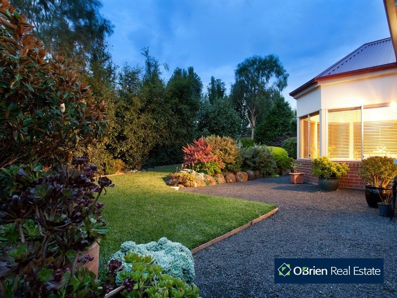 4 Haverbrack Drive, Berwick VIC 3806