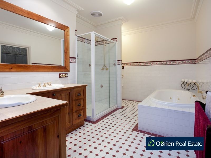 370  Beaconsfield – Emerald, Guys Hill VIC 3807