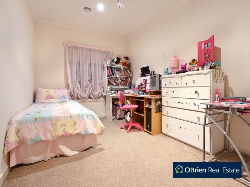 15 Glenbrook Crescent, Lynbrook VIC 3975