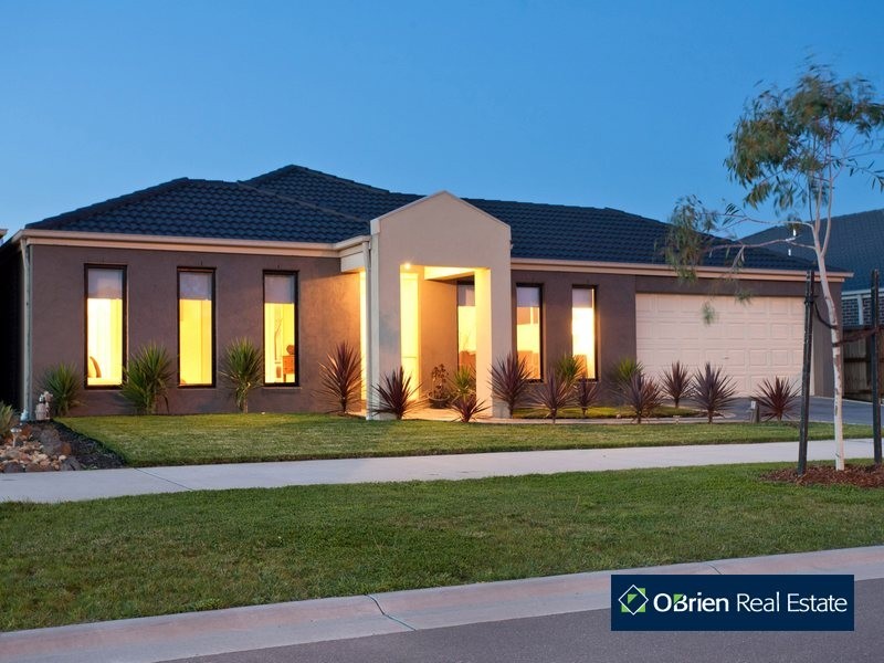 166 Linsell Boulevard, Cranbourne East VIC 3977