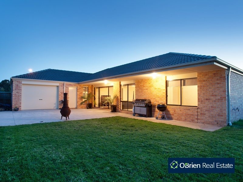 166 Linsell Boulevard, Cranbourne East VIC 3977