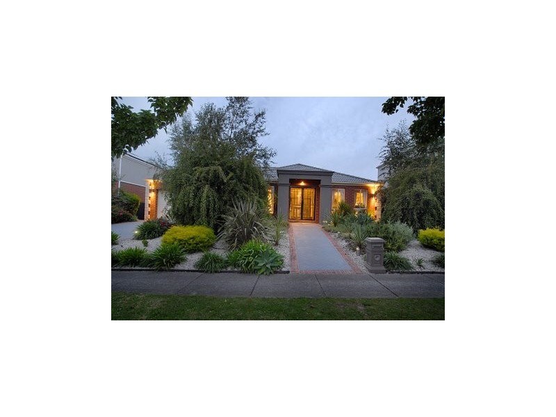 9 Hunt Club Road, Narre Warren South VIC 3805