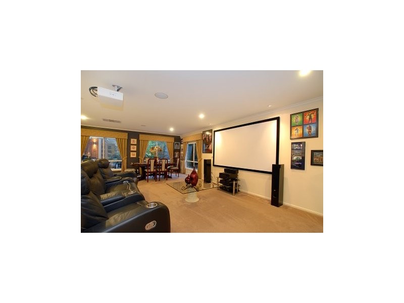 9 Hunt Club Road, Narre Warren South VIC 3805