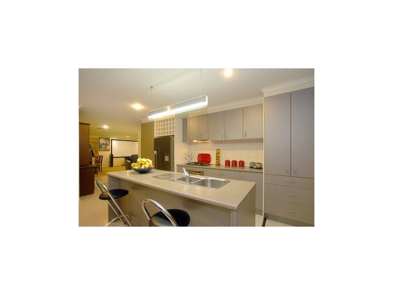 9 Hunt Club Road, Narre Warren South VIC 3805