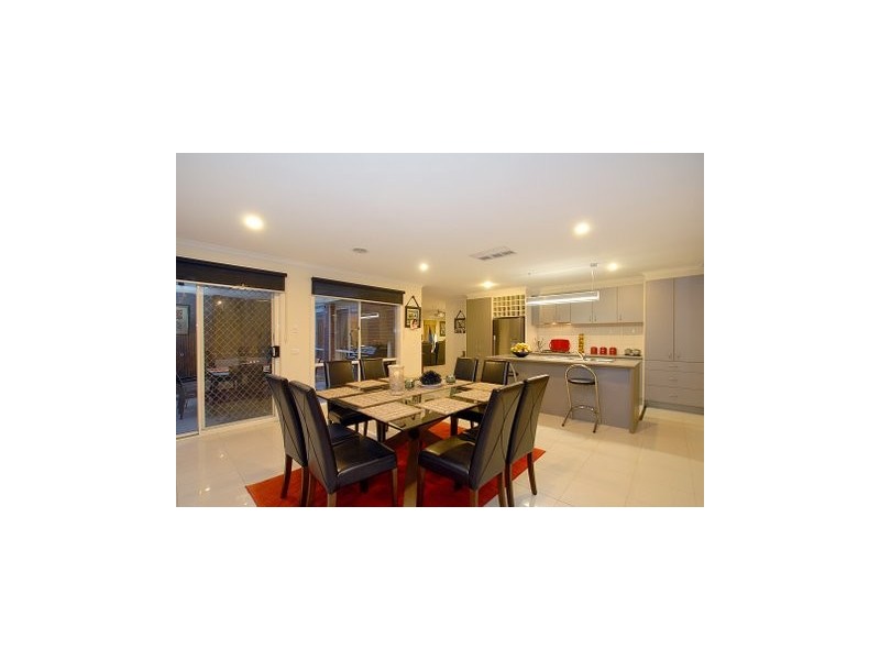 9 Hunt Club Road, Narre Warren South VIC 3805