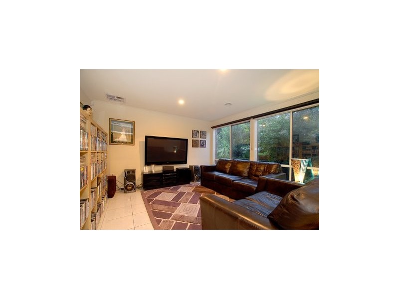 9 Hunt Club Road, Narre Warren South VIC 3805