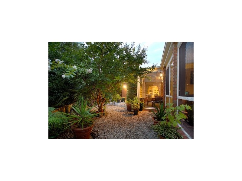 9 Hunt Club Road, Narre Warren South VIC 3805