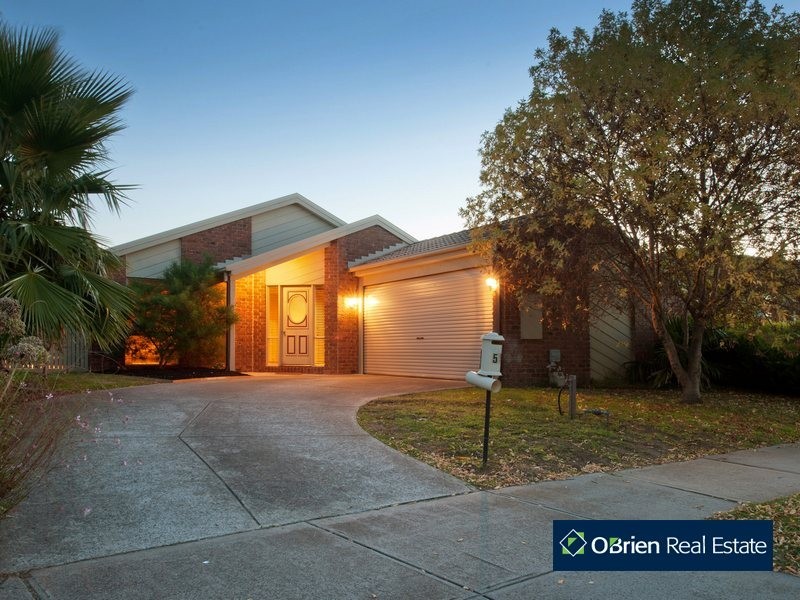 56 Strathaird Drive, Narre Warren South VIC 3805