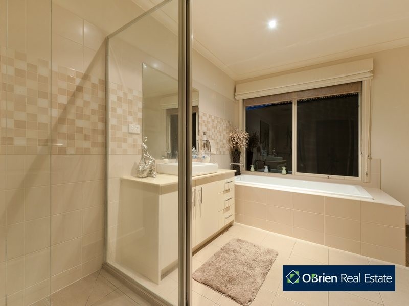 12 Shute Avenue, Berwick VIC 3806