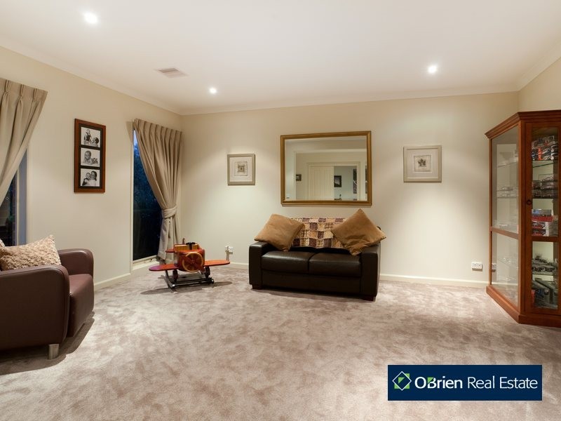 9 Kalimna Avenue, Berwick VIC 3806