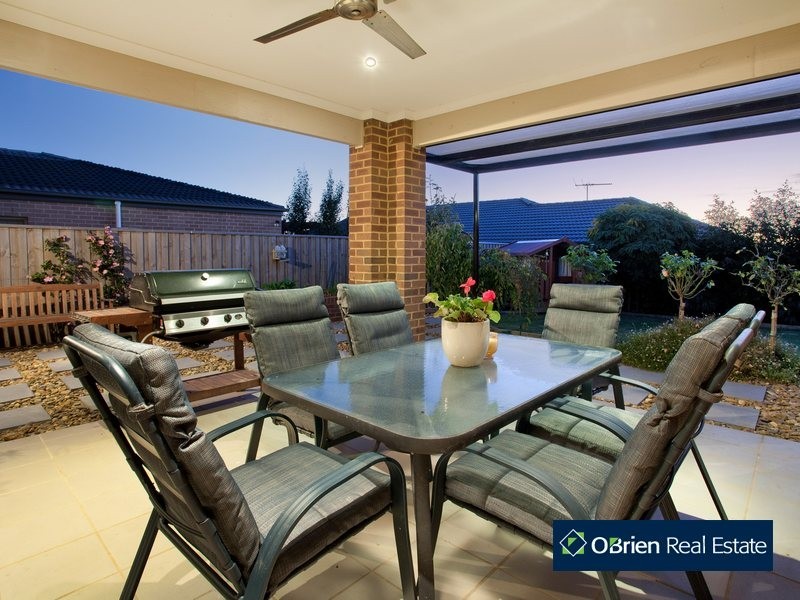 9 Kalimna Avenue, Berwick VIC 3806