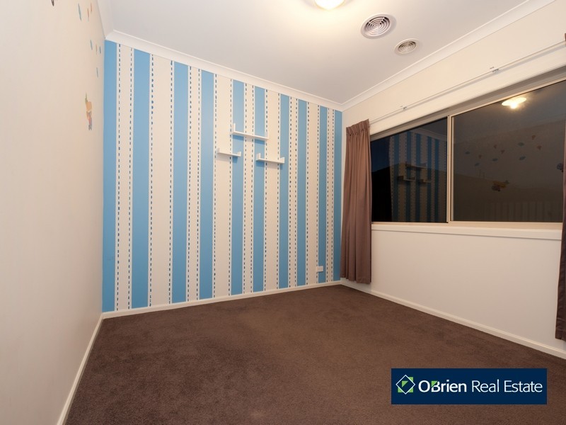16 Espirit Avenue, Cranbourne North VIC 3977