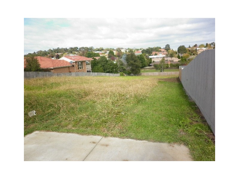 41 Bushlark Court, Berwick VIC 3806