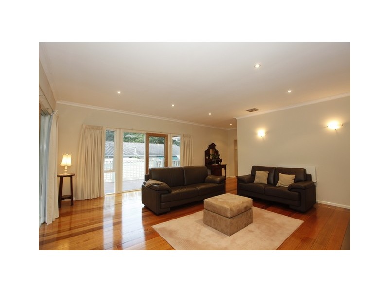 35 Lyall Road, Berwick VIC 3806