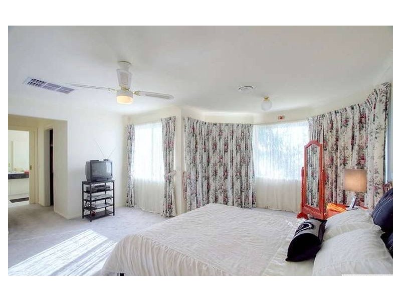 27 President Road, Narre Warren South VIC 3805