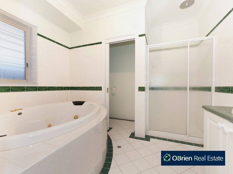 64 Melville Park Drive, Berwick VIC 3806