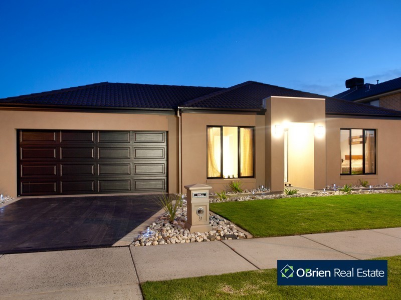 9 Grand Manor Drive, Berwick VIC 3806