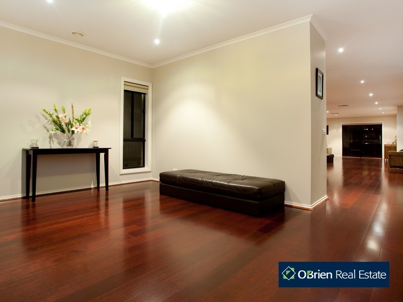 9 Grand Manor Drive, Berwick VIC 3806