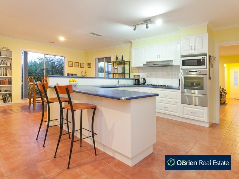 24 Sallybrook Circuit, Narre Warren VIC 3805