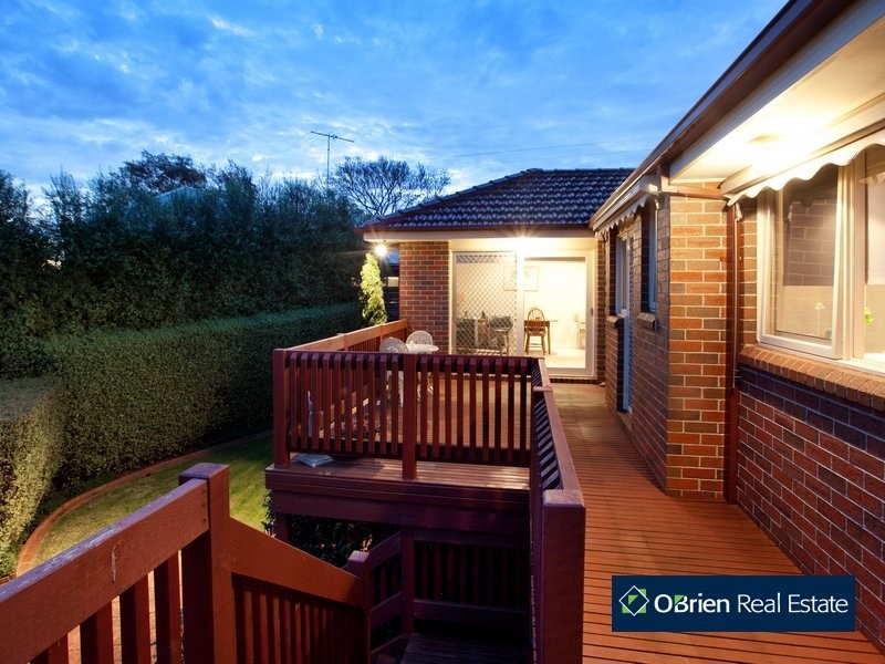 2 Scanlan Street, Berwick VIC 3806