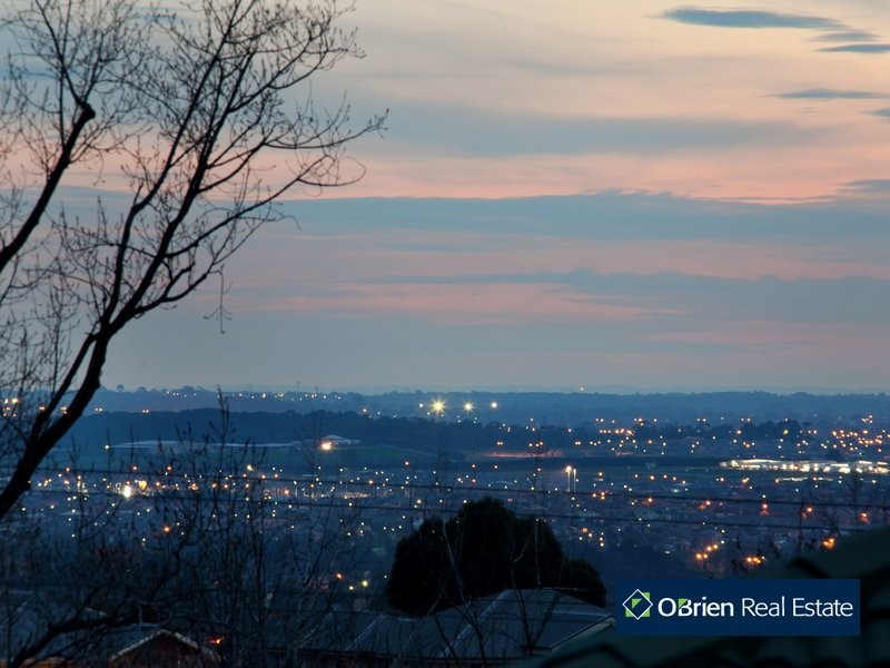 2 Scanlan Street, Berwick VIC 3806