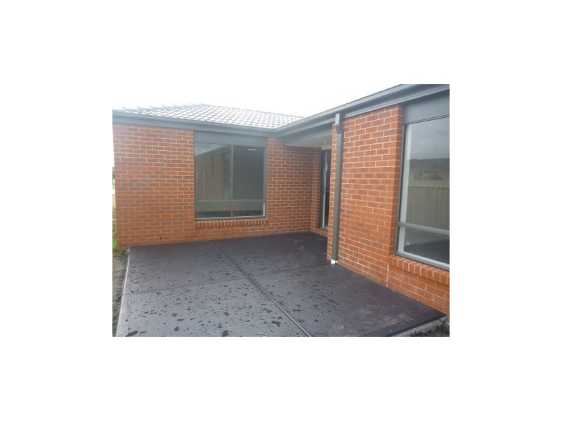 38 Bluehills Boulevard, Pakenham VIC 3810