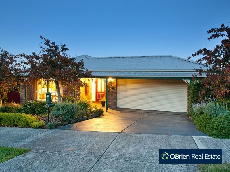 67 Edrington Park Drive, Berwick VIC 3806