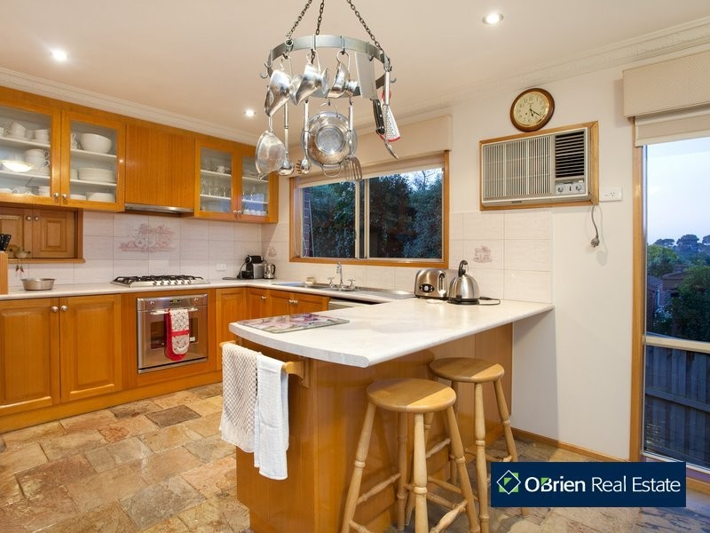 67 Edrington Park Drive, Berwick VIC 3806