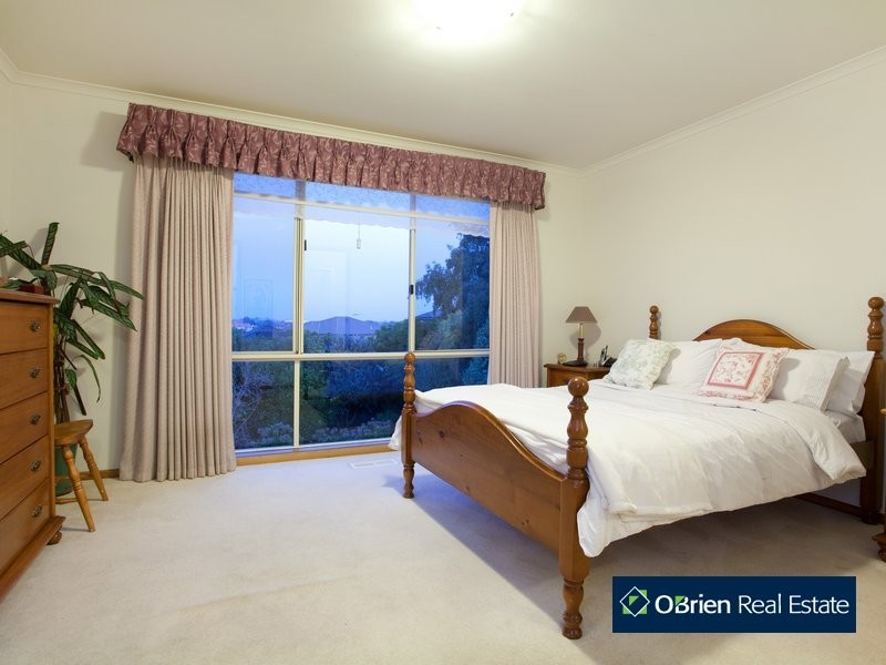 67 Edrington Park Drive, Berwick VIC 3806