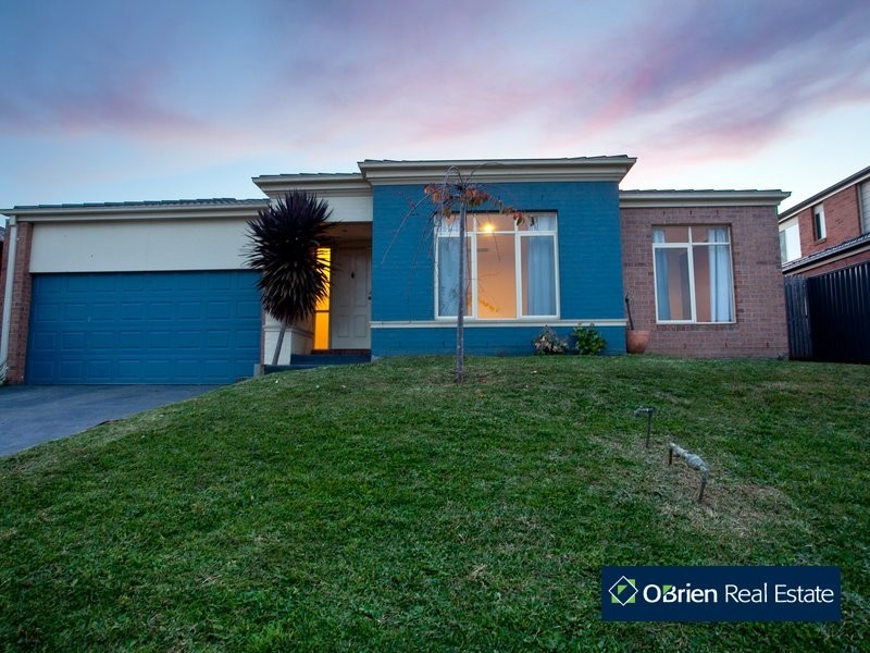 5 Strahan Close, Berwick VIC 3806