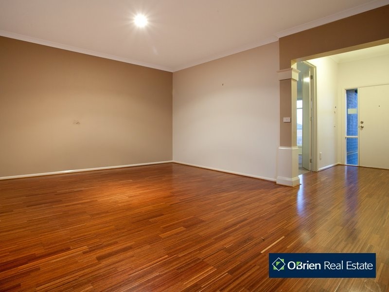 5 Strahan Close, Berwick VIC 3806