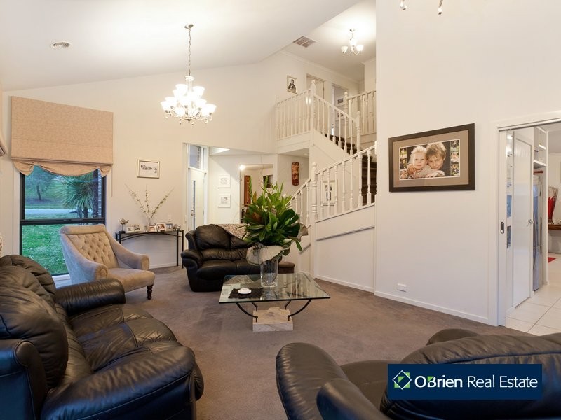 8 Northgate Drive, Berwick VIC 3806