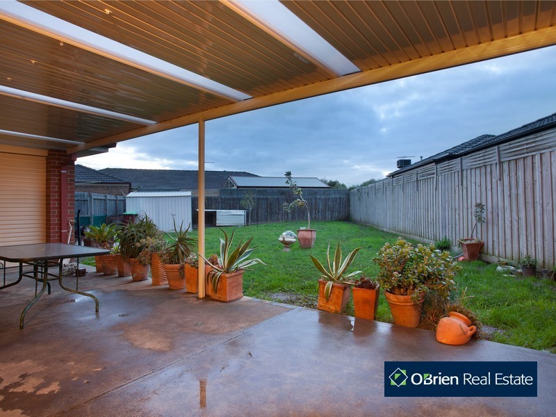 4 Jeune Grove, Berwick VIC 3806