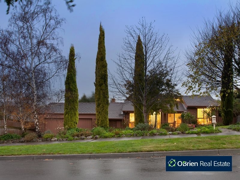 69 Edrington Park Drive, Berwick VIC 3806