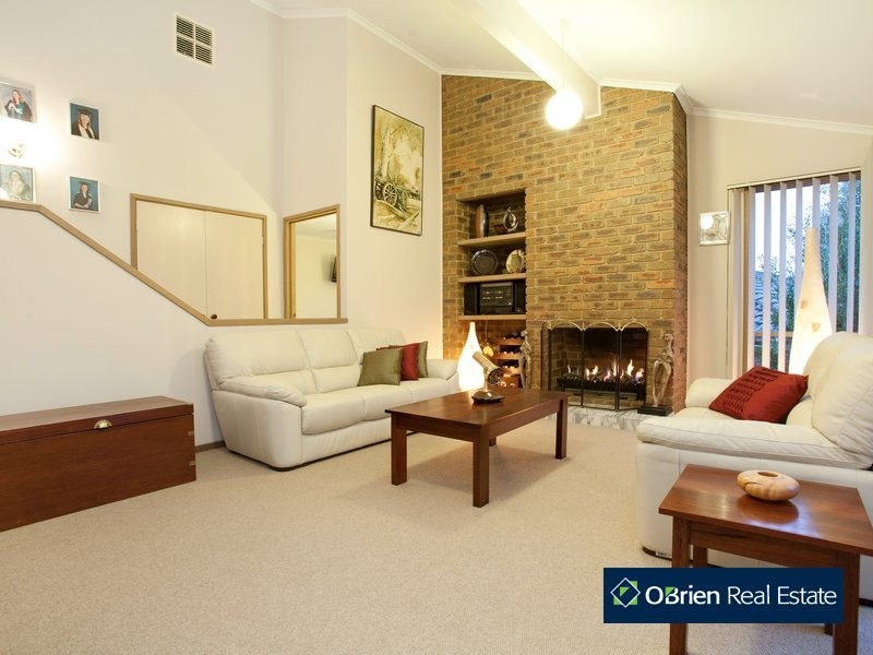 69 Edrington Park Drive, Berwick VIC 3806