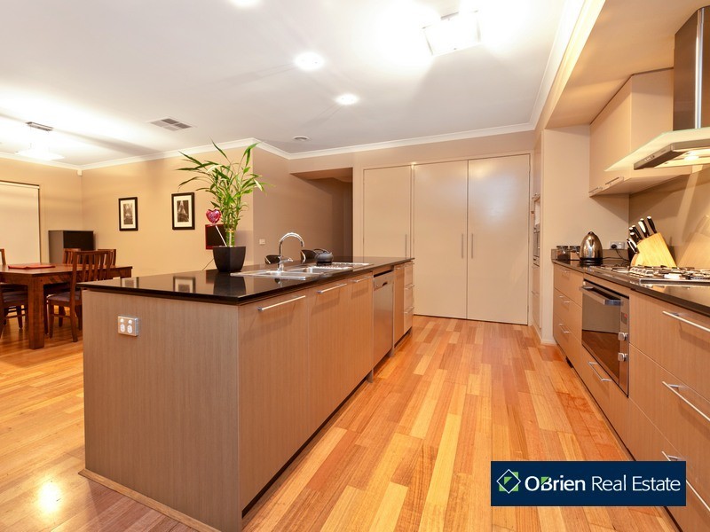 9 Lawton Grove, Berwick VIC 3806