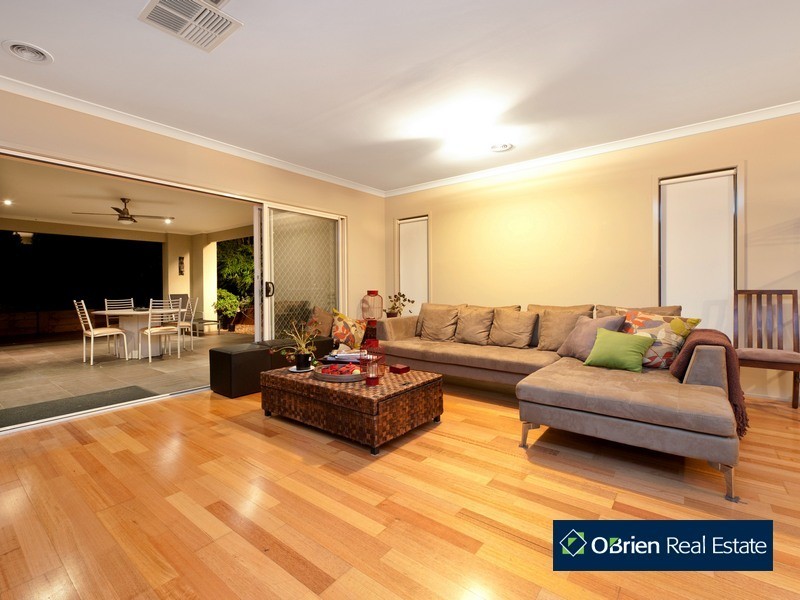 9 Lawton Grove, Berwick VIC 3806