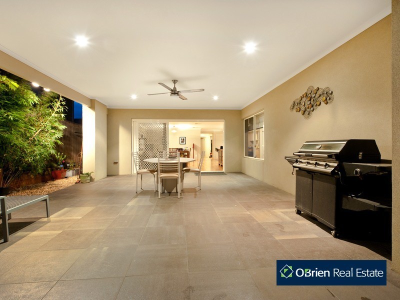 9 Lawton Grove, Berwick VIC 3806