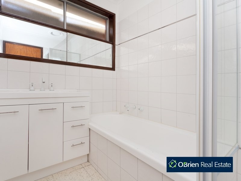 16 Finsbury Road, Devon Meadows VIC 3977