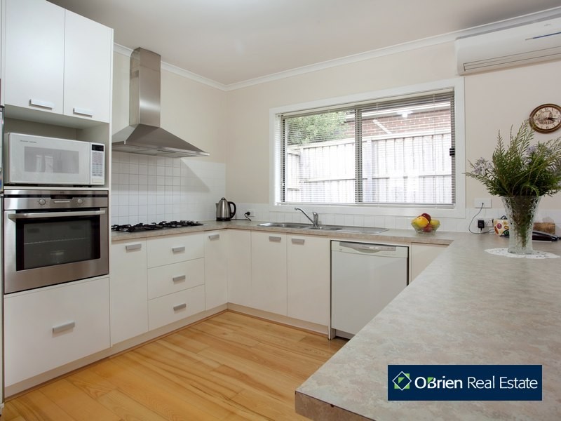 69 Viewgrand Drive, Berwick VIC 3806