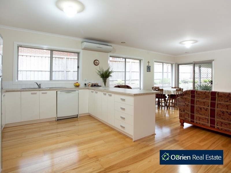 69 Viewgrand Drive, Berwick VIC 3806