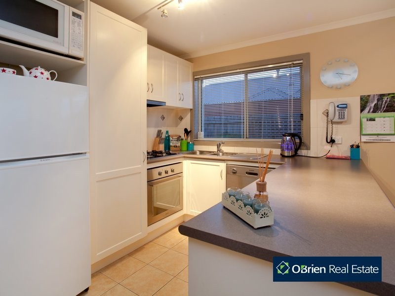 27 Boston Court, Narre Warren VIC 3805