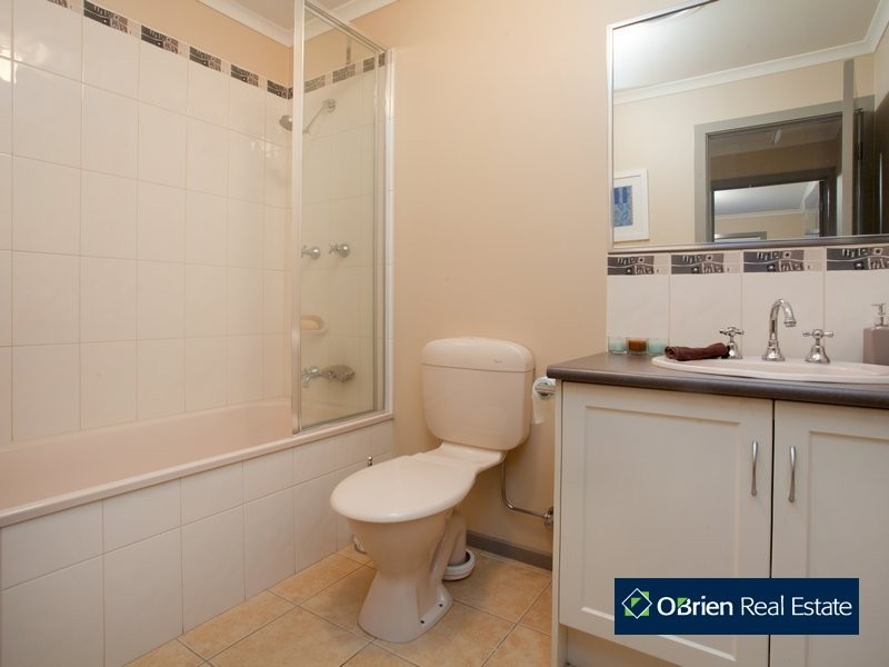 27 Boston Court, Narre Warren VIC 3805