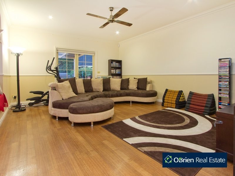 5 Lynch Court, Berwick VIC 3806