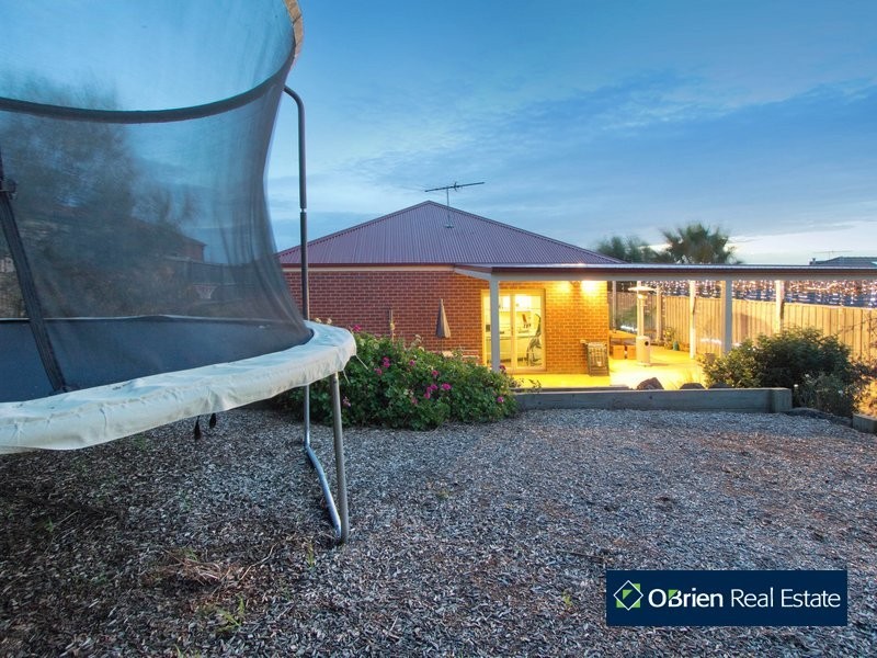 5 Lynch Court, Berwick VIC 3806