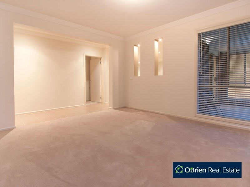 105 Skyline Way, Berwick VIC 3806