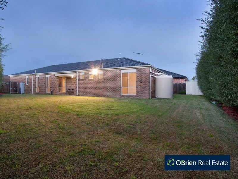 105 Skyline Way, Berwick VIC 3806