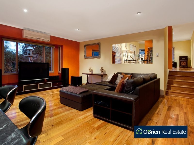 18 McKay Close, Berwick VIC 3806