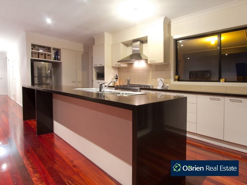 2 Norris Grove, Berwick VIC 3806