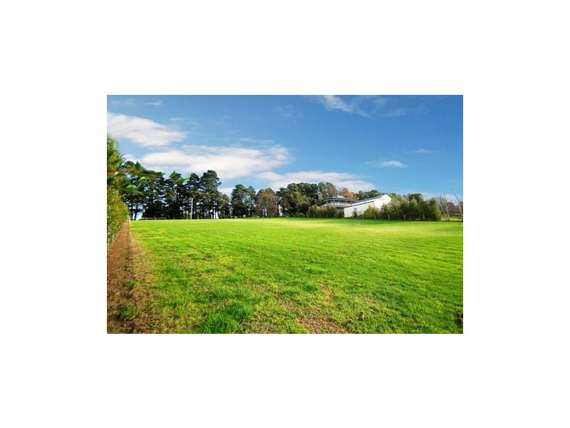 30 Salisbury Road, Beaconsfield Upper VIC 3808